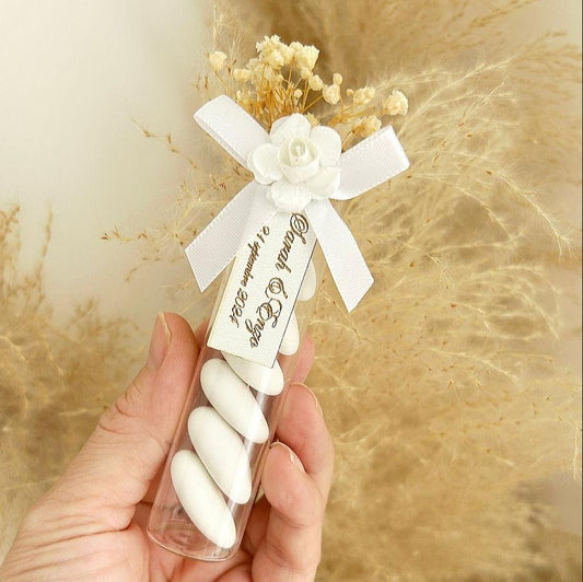 Tube Dragée Jasmin personnalisé pour mariage avec fleurs séchées et nœud en satin