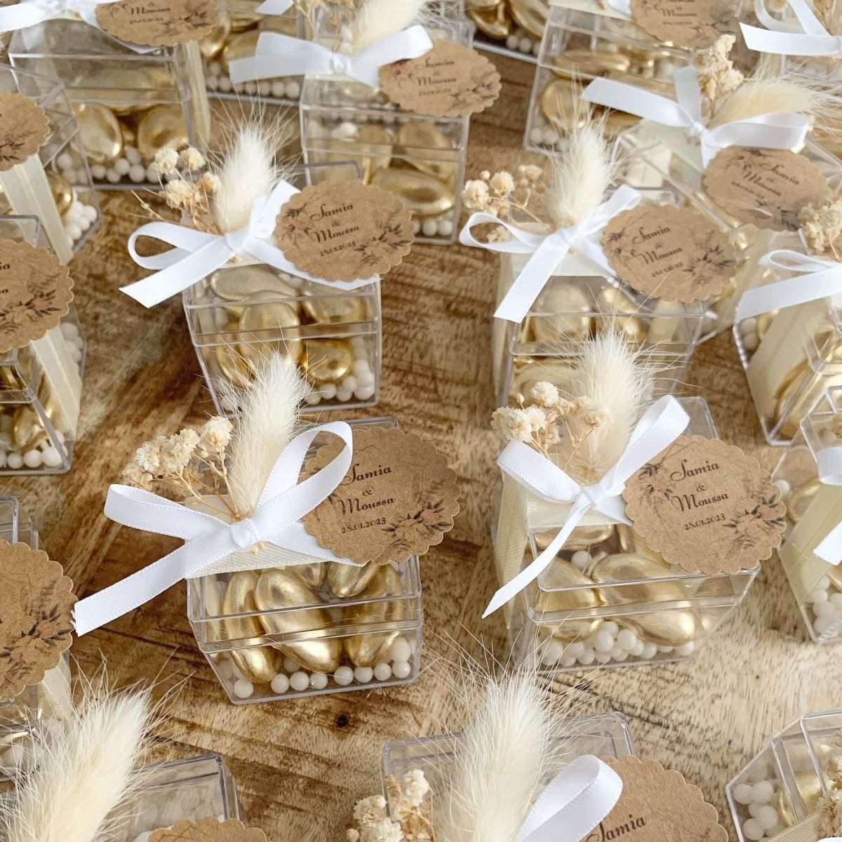 Boîte Dragée Golden personnalisée avec fleurs séchées et pampa, amandes dorées, cadeau invité mariage